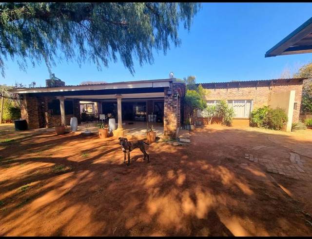 FARM FOR SALE IN WALKER'S FRUIT FARMS